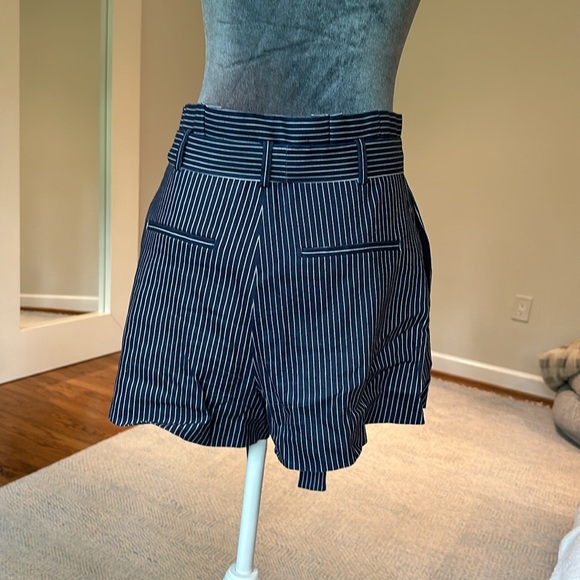 Alice and Olivia navy and white stripe short - Picture 2 of 5